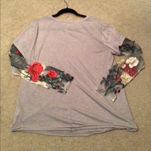 Umgee tattoo embroidered sheer sleeve top. Size M